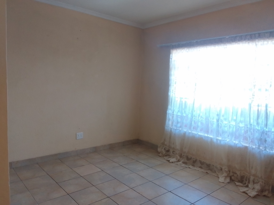 To Let 2 Bedroom Property for Rent in Mid Town North West